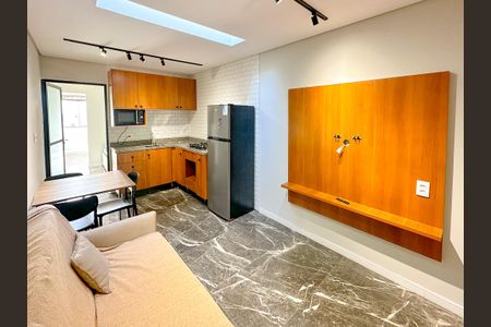 Sala de TV de apartamento para alugar com 1 quarto, 30m² em São João do Rio Vermelho, Florianópolis