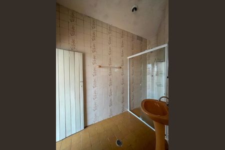 Casa de condomínio à venda com 350m², 5 quartos e 1 vaga Casa de condomínio à venda com 350m², 5 quartos e 1 vagaCasa 2 - Banheiro