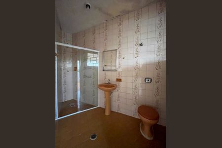 Casa de condomínio à venda com 350m², 5 quartos e 1 vaga Casa de condomínio à venda com 350m², 5 quartos e 1 vagaCasa 2 - Banheiro