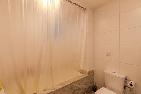 Apartamento para alugar com 160m², 2 quartos e 3 vagasBanheiro da Suíte 2