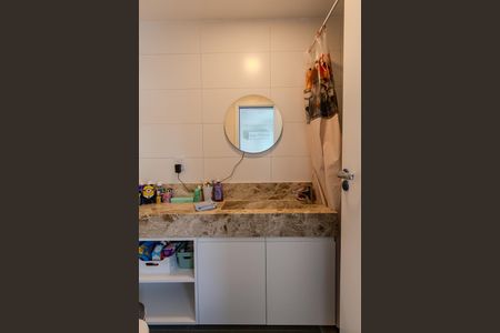 Apartamento para alugar com 160m², 2 quartos e 3 vagasBanheiro da Suíte 1