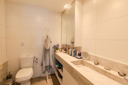 Apartamento para alugar com 160m², 2 quartos e 3 vagasBanheiro da Suíte 2