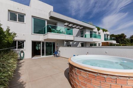 Apartamento para alugar com 160m², 2 quartos e 3 vagasQuintal