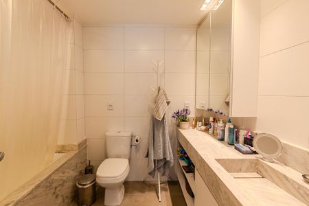 Apartamento para alugar com 160m², 2 quartos e 3 vagasBanheiro da Suíte 2