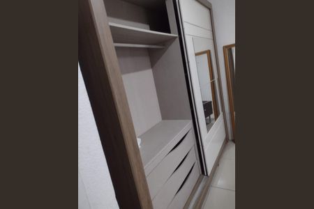 Quarto de apartamento para alugar com 1 quarto, 42m² em Estância Velha, Canoas