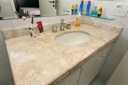 Apartamento à venda com 93m², 3 quartos e 2 vagasBanheiro da Suíte 1