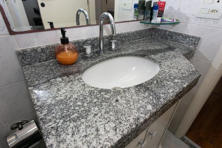 Apartamento à venda com 93m², 3 quartos e 2 vagasBanheiro da Suíte 2