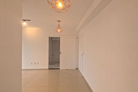Apartamento para alugar com 67m², 2 quartos e 1 vagaSala