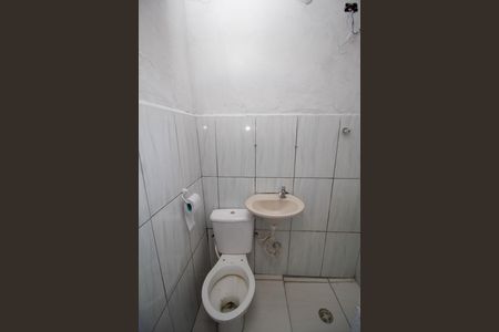 Banheiro de casa para alugar com 1 quarto, 30m² em Vila Itaberaba, São Paulo