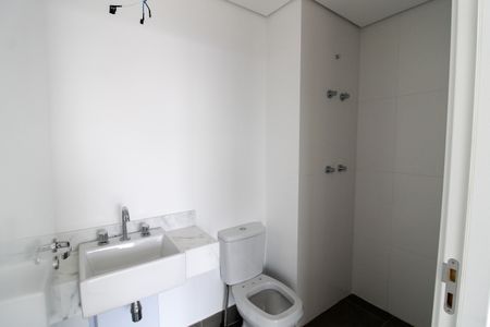 Banheiro de apartamento à venda com 1 quarto, 36m² em Butantã, São Paulo