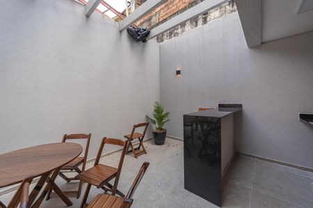 Apartamento para alugar com 28m², 2 quartos e sem vagaÁrea comum - Churrasqueira