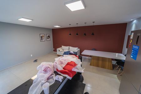 Apartamento para alugar com 28m², 2 quartos e sem vagaÁrea comum - Salão de festas