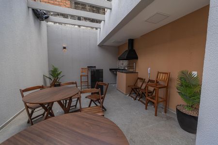 Apartamento para alugar com 28m², 2 quartos e sem vagaÁrea comum - Churrasqueira