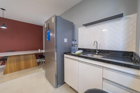 Apartamento para alugar com 28m², 2 quartos e sem vagaÁrea comum - Salão de festas