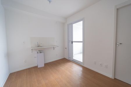 Sala/Cozinha de apartamento para alugar com 2 quartos, 28m² em Jardim Danfer, São Paulo