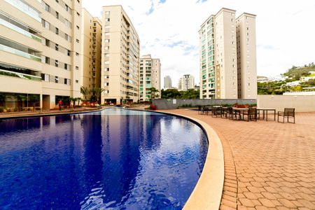 Apartamento à venda com 88m², 3 quartos e 2 vagas Apartamento à venda com 88m², 3 quartos e 2 vagasÁrea comum - Piscina
