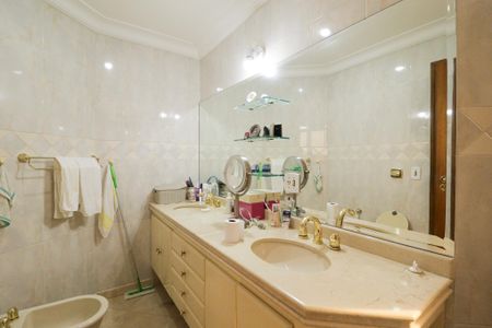 Apartamento à venda com 365m², 5 quartos e 4 vagasBanheiro da Suíte 4