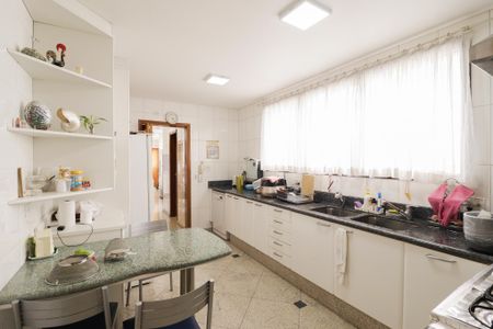 Apartamento à venda com 365m², 5 quartos e 4 vagasCozinha