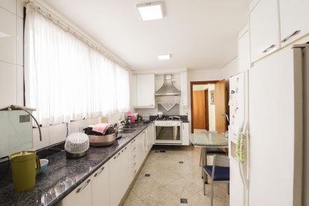 Apartamento à venda com 365m², 5 quartos e 4 vagasCozinha