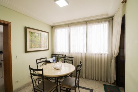 Apartamento à venda com 365m², 5 quartos e 4 vagasCozinha