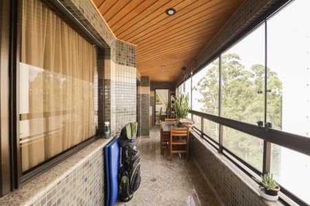 Apartamento à venda com 365m², 5 quartos e 4 vagasVaranda