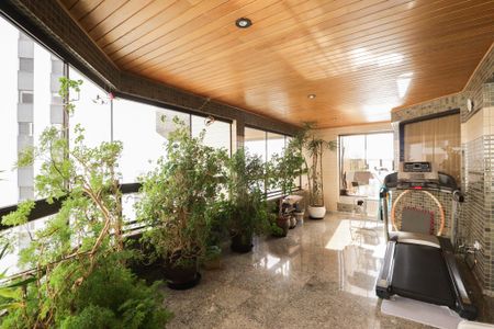 Apartamento à venda com 365m², 5 quartos e 4 vagasVaranda