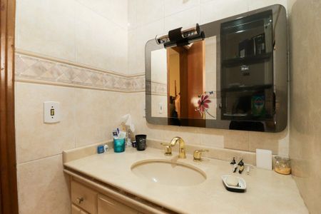 Apartamento à venda com 365m², 5 quartos e 4 vagasBanheiro da Suíte 1