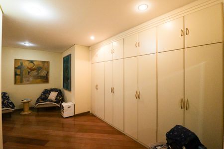 Apartamento à venda com 365m², 5 quartos e 4 vagasSuíte 4