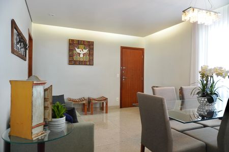 Apartamento à venda com 77m², 3 quartos e 2 vagas