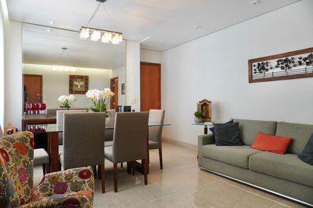 Apartamento à venda com 3 quartos, 77m² em Fernão Dias, Belo Horizonte