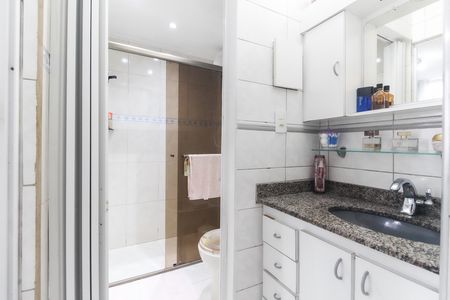 Apartamento à venda com 60m², 3 quartos e 1 vaga Apartamento à venda com 60m², 3 quartos e 1 vagaBanheiro