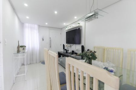Sala de apartamento à venda com 3 quartos, 60m² em Conjunto Residencial José Bonifácio, São Paulo