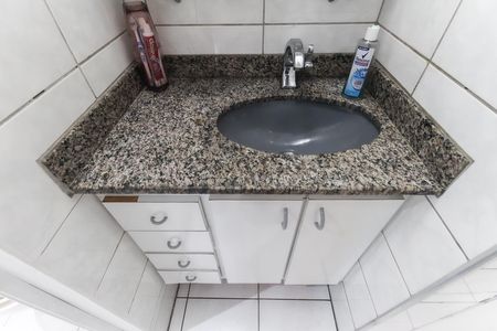 Apartamento à venda com 60m², 3 quartos e 1 vaga Apartamento à venda com 60m², 3 quartos e 1 vagaBanheiro
