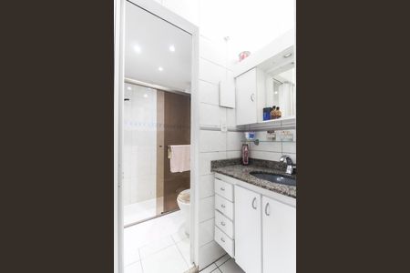 Apartamento à venda com 60m², 3 quartos e 1 vaga Apartamento à venda com 60m², 3 quartos e 1 vagaBanheiro