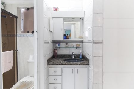 Apartamento à venda com 60m², 3 quartos e 1 vaga Apartamento à venda com 60m², 3 quartos e 1 vagaBanheiro