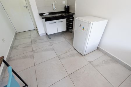 Cozinha de kitnet/studio para alugar com 1 quarto, 25m² em Lapa, São Paulo