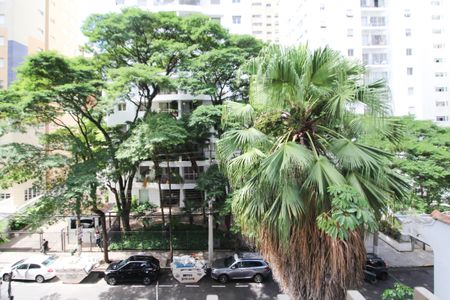 Vista de apartamento à venda com 3 quartos, 181m² em Itaim Bibi, São Paulo