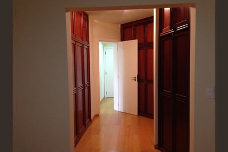 Corredor de apartamento para alugar com 3 quartos, 200m² em Vila Cruzeiro, São Paulo