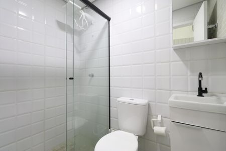 Banheiro  de kitnet/studio para alugar com 1 quarto, 25m² em Lapa, São Paulo
