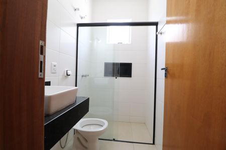 Casa para alugar com 145m², 3 quartos e 2 vagasBanheiro Social