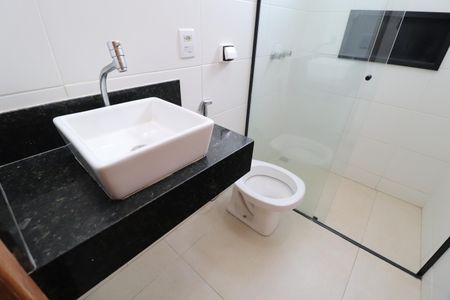 Casa para alugar com 145m², 3 quartos e 2 vagasBanheiro Social