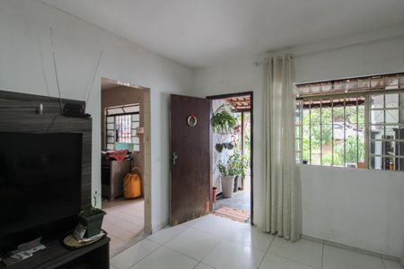Sala de casa à venda com 2 quartos, 360m² em Céu Azul, Belo Horizonte