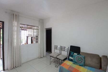 Sala de casa à venda com 2 quartos, 360m² em Céu Azul, Belo Horizonte