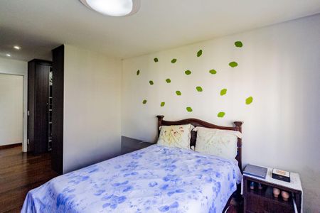 Apartamento à venda com 190m², 4 quartos e 3 vagas Apartamento à venda com 190m², 4 quartos e 3 vagasSuíte 2