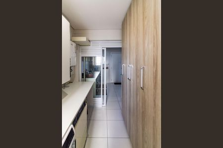 Apartamento à venda com 190m², 4 quartos e 3 vagas Apartamento à venda com 190m², 4 quartos e 3 vagasÁrea de Serviço