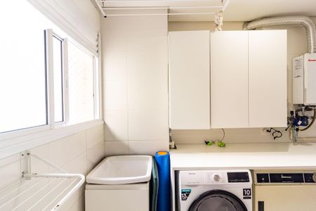 Apartamento à venda com 190m², 4 quartos e 3 vagas Apartamento à venda com 190m², 4 quartos e 3 vagasÁrea de Serviço