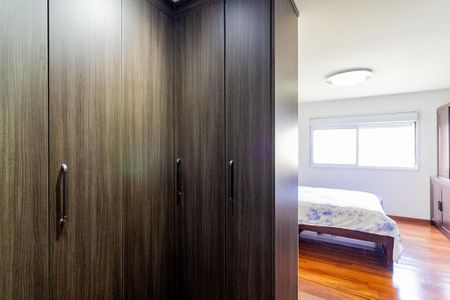 Apartamento à venda com 190m², 4 quartos e 3 vagas Apartamento à venda com 190m², 4 quartos e 3 vagasSuíte 2