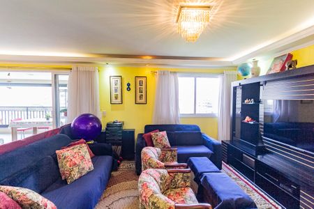 Apartamento à venda com 190m², 4 quartos e 3 vagas Apartamento à venda com 190m², 4 quartos e 3 vagasSala de Estar