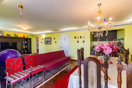 Apartamento à venda com 190m², 4 quartos e 3 vagas Apartamento à venda com 190m², 4 quartos e 3 vagasSala de Jantar