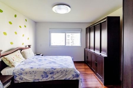 Apartamento à venda com 190m², 4 quartos e 3 vagas Apartamento à venda com 190m², 4 quartos e 3 vagasSuíte 2